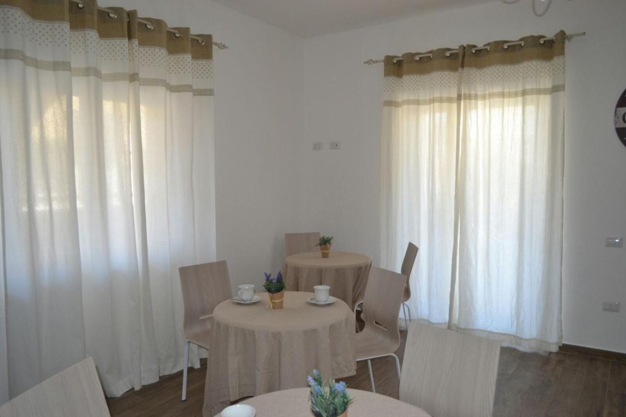 Bed and Breakfast Etesia Ольбія Екстер'єр фото