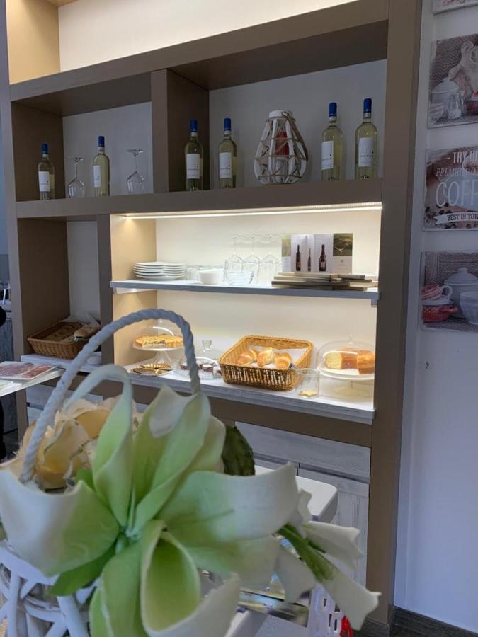 Bed and Breakfast Etesia Ольбія Екстер'єр фото