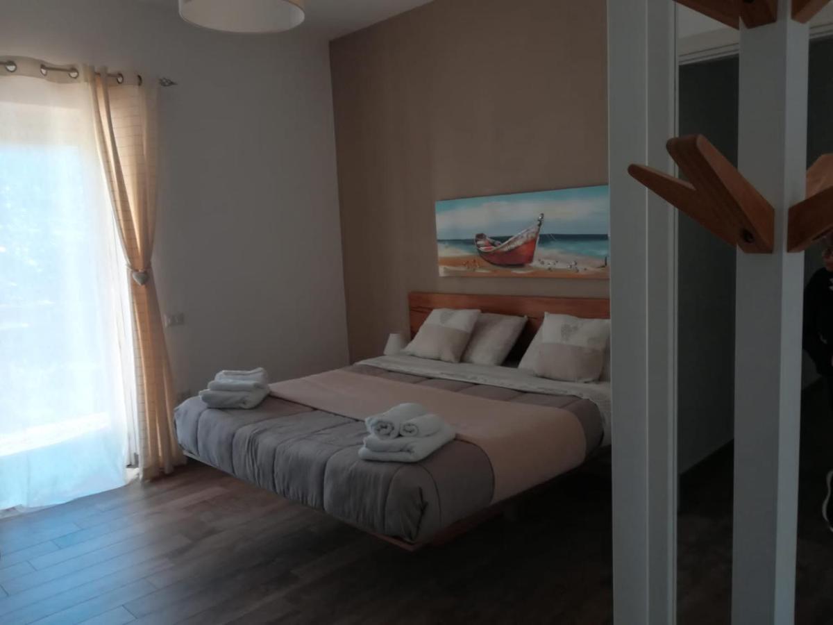 Bed and Breakfast Etesia Ольбія Екстер'єр фото