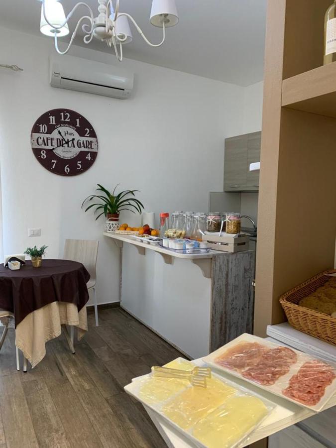 Bed and Breakfast Etesia Ольбія Екстер'єр фото