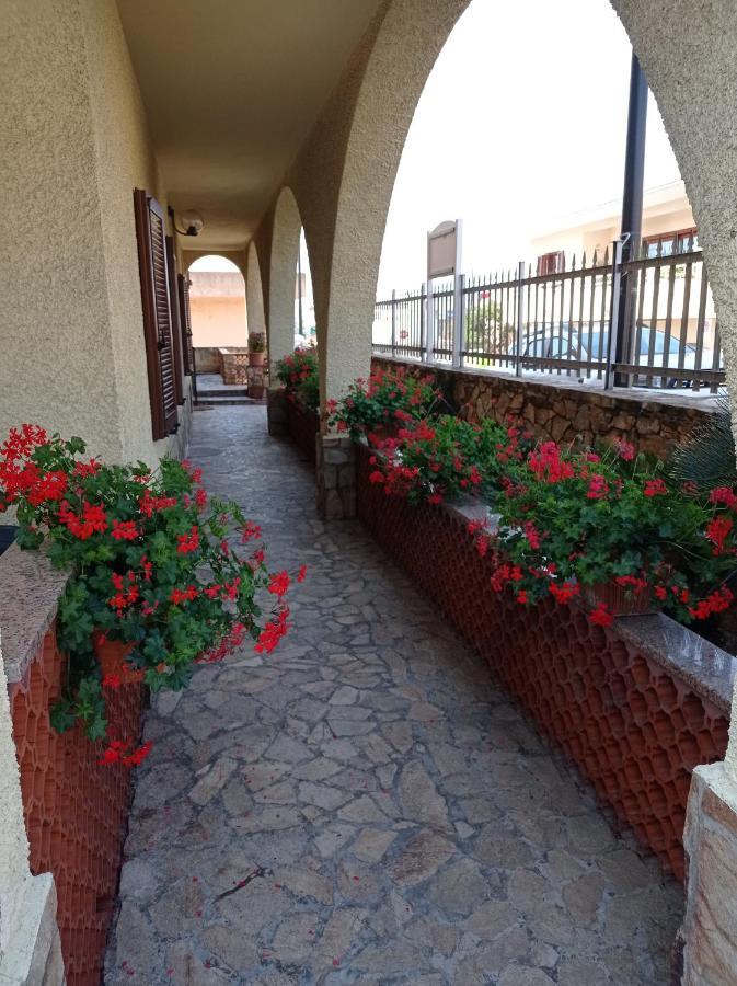 Bed and Breakfast Etesia Ольбія Екстер'єр фото